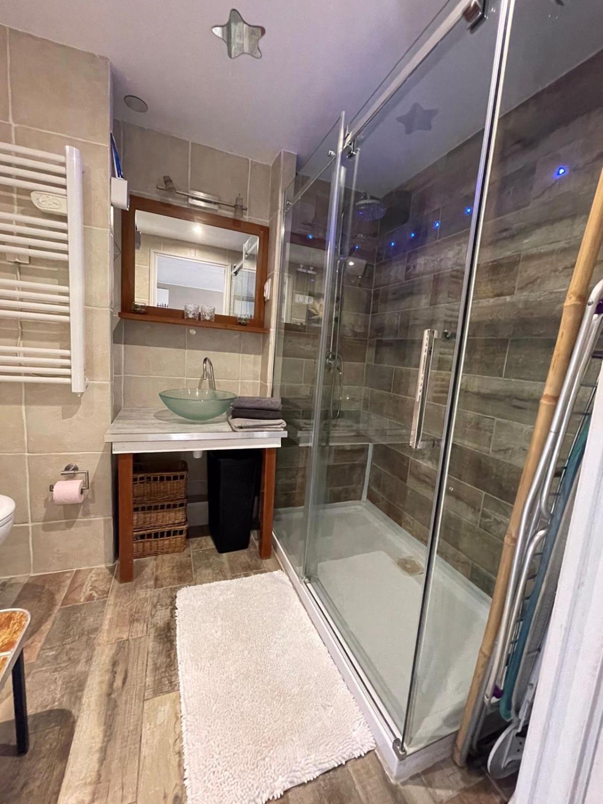 Luxurious In 450 M Of The Sea